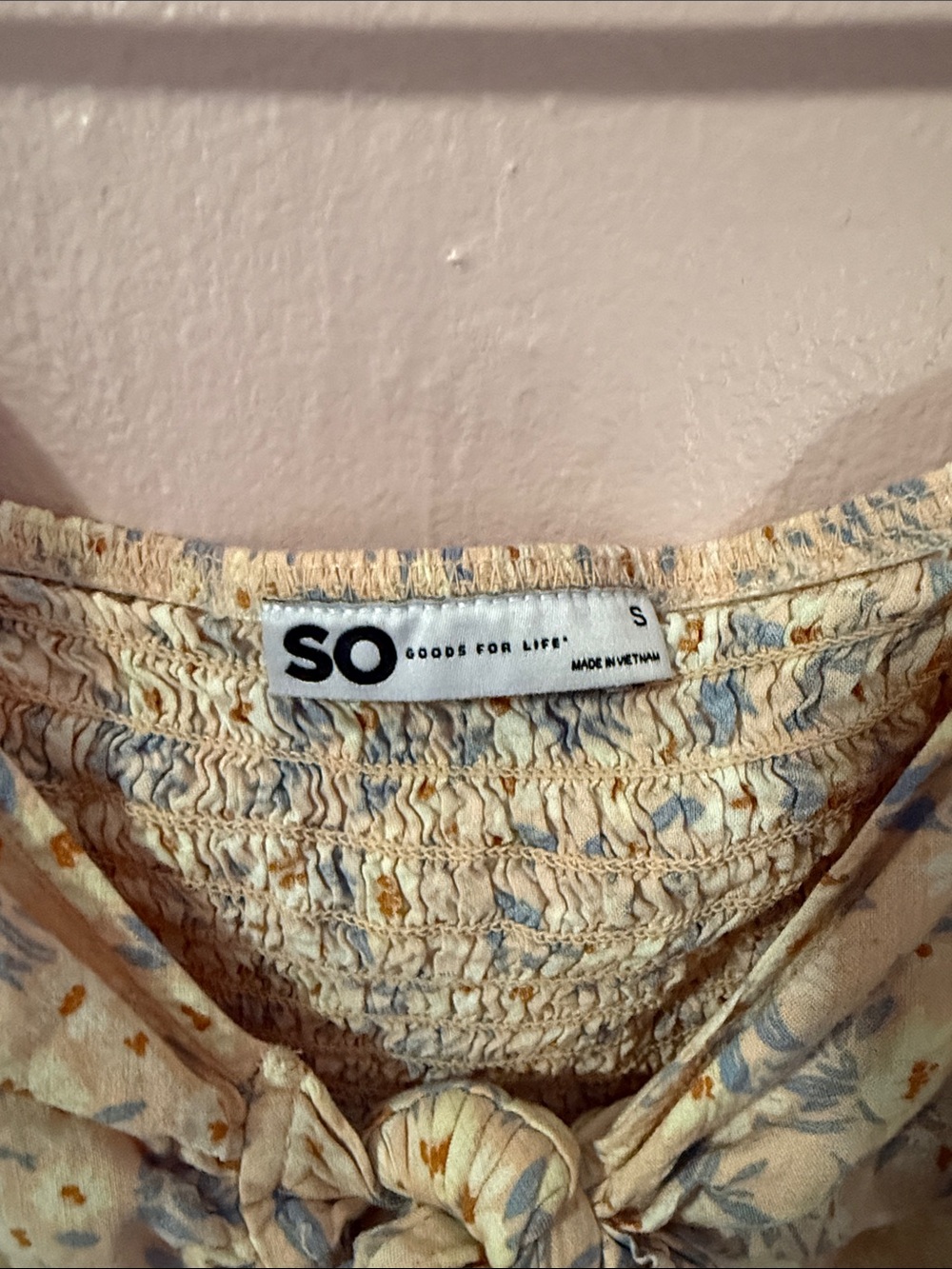 SO Floral Tie-Front Crop Top in Light Pink, Purple and White Size Small - Picture 2 of 5